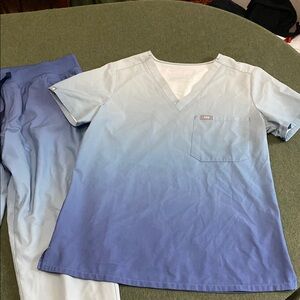 RARE FiGS Blue Ombre Scrub Set small top med bottom